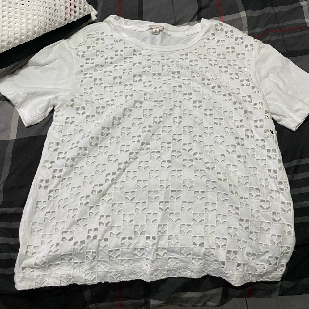 White short sleeve tee